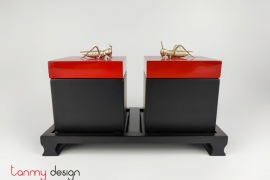 Set of 2 black square boxes 9 cm with red lid with mantis and stand
